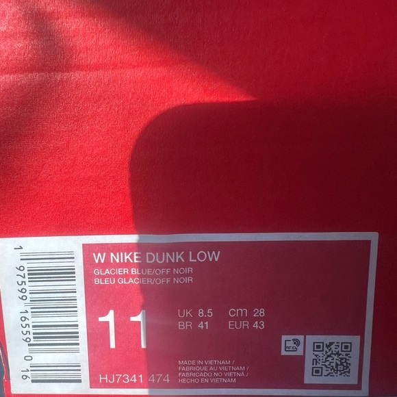 Nike Dunks fits men size 9.5 - Picture 2 of 2